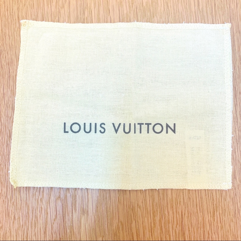 🚫⭐️SOLD⭐️🚫Authentic Louis Vuitton Wallet Dust Cover 6.5” x 5”